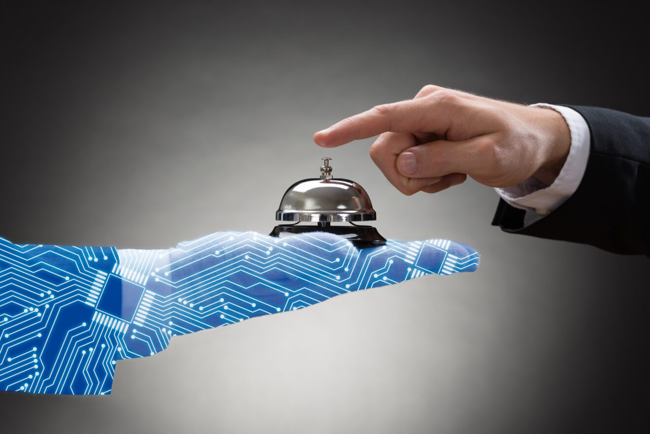How AI Can Facilitate Better Interactions Between Hotel Guests and Employees